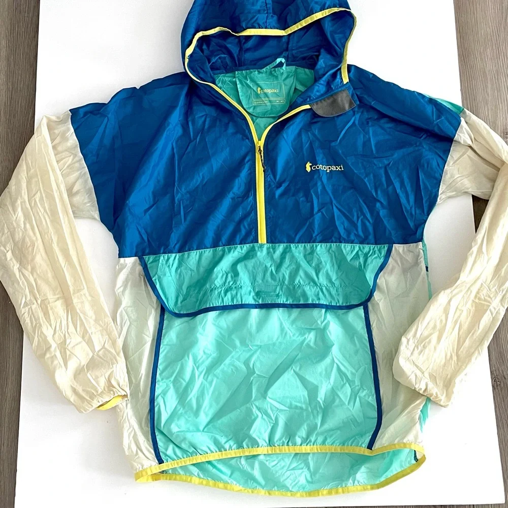 Cotopaxi Women's Utility Jacket in Light Blue and Teal - Picture 2 of 6